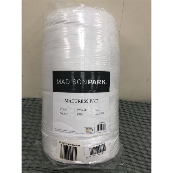 Madison Park Other - Madison Park Mattress Pad Queen Size White